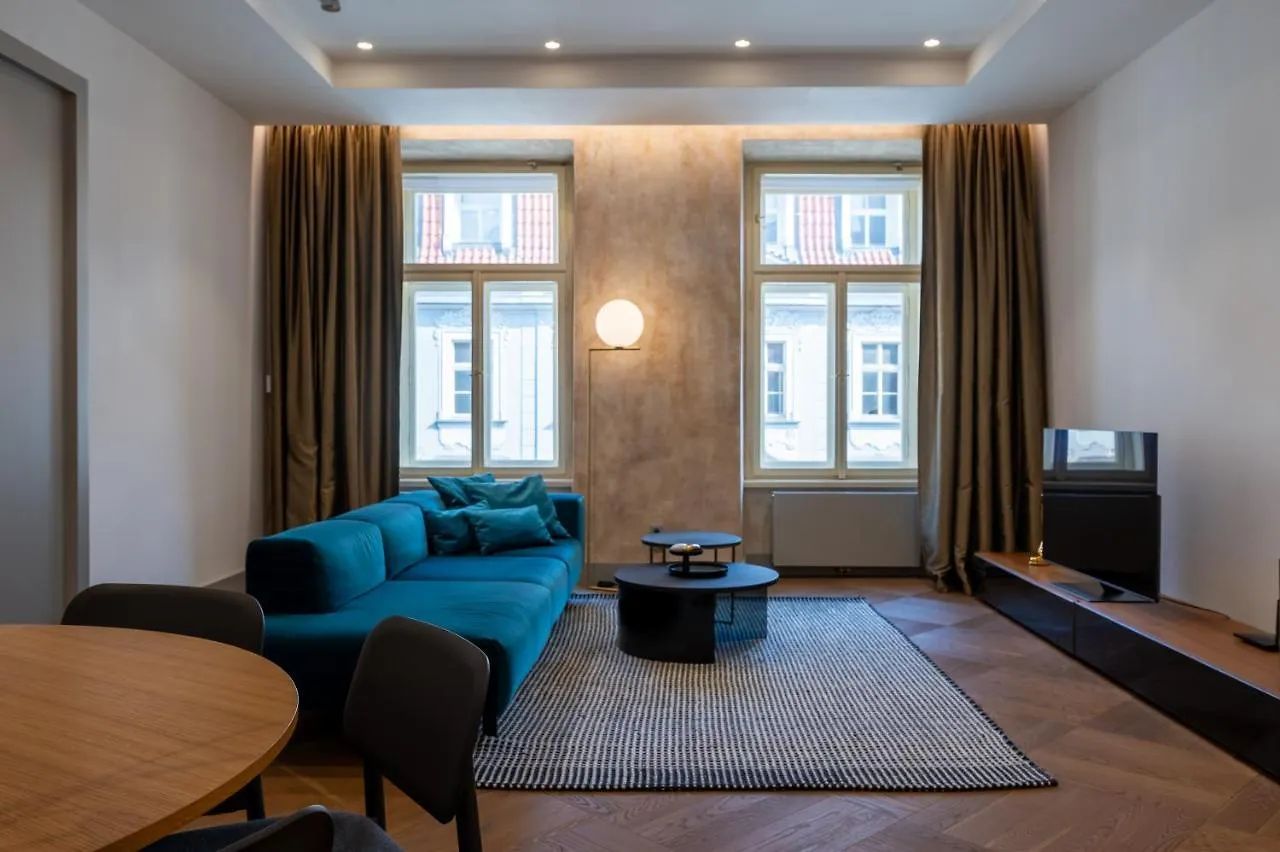 Luxury Old Town Apt, Parking contacts