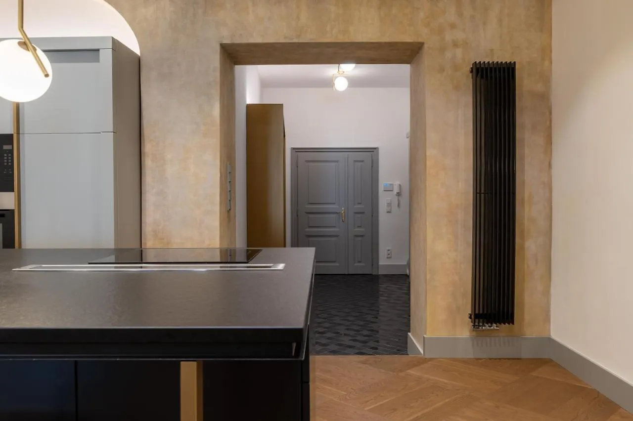 Ferienwohnung Luxury Old Town Apt, Parking Prag
